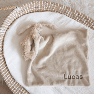 Knuffeldoekje textiel met geborduurde naam Lucas