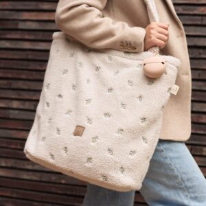 Luiertas teddy stof met bloemenprint en schouderhengsels